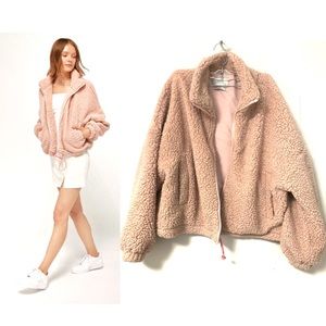 Urban Outfitters
Willow Teddy Jacket pink medium